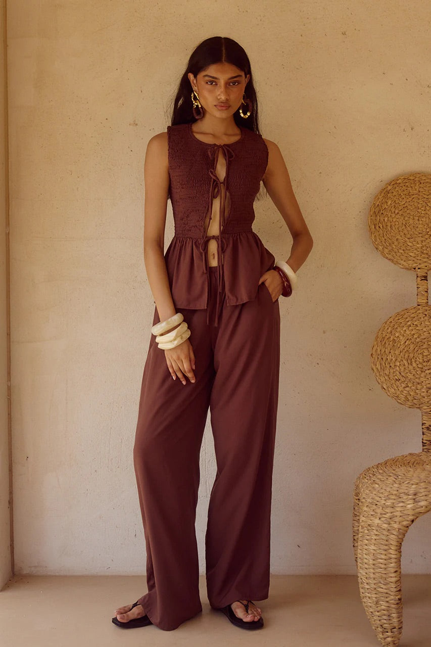 FLEUR SHIRRED TIE FRONT TOP - CHOCOLATE