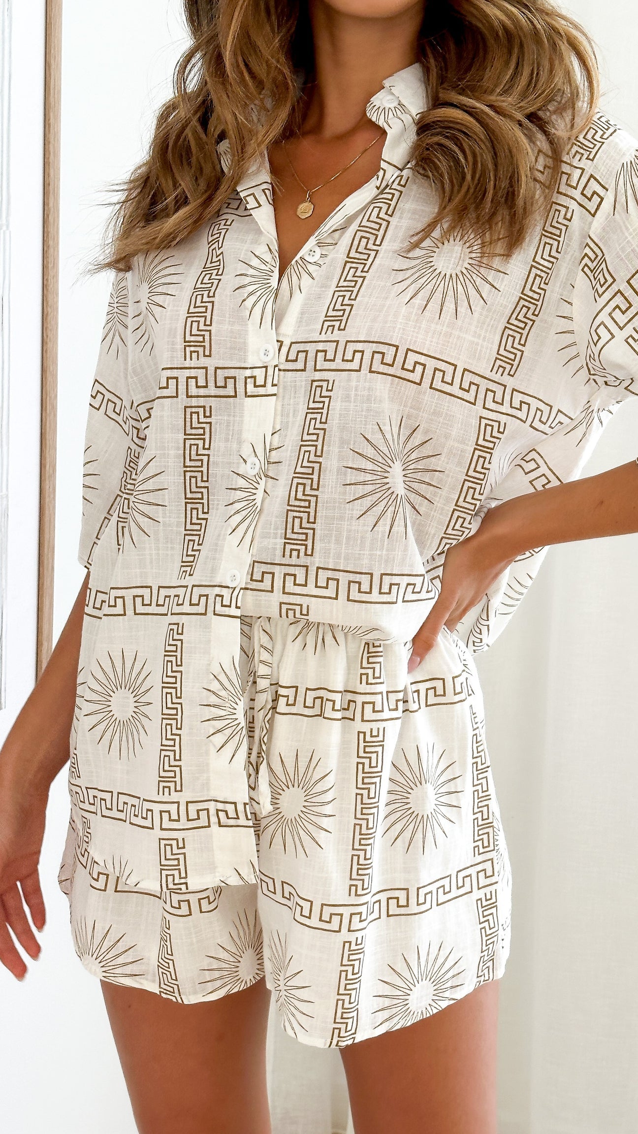 MAEVA SHIRT & SHORTS SET IN WHITE/BROWN PRINT