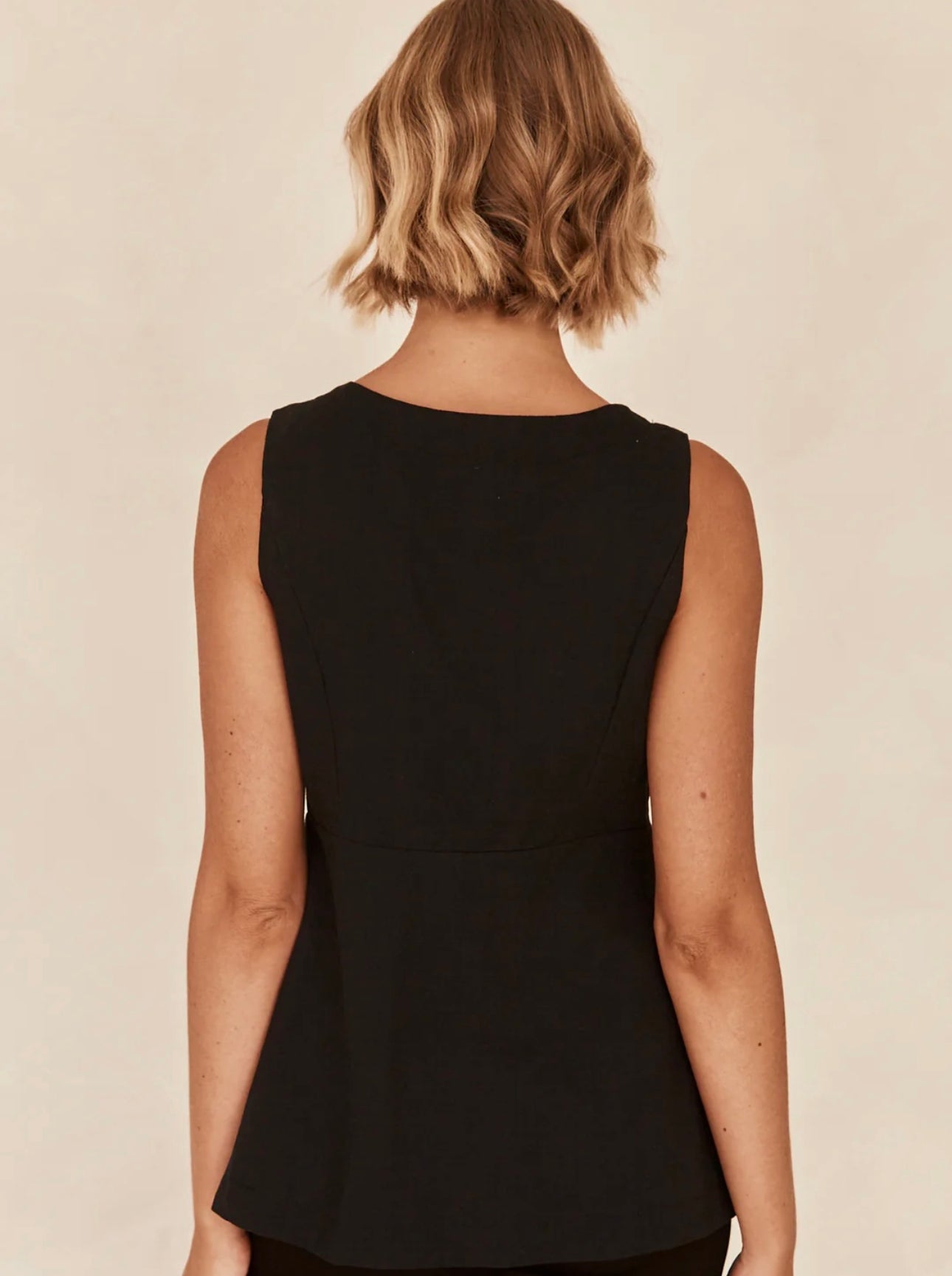 MARCELINE VEST TOP -BLACK