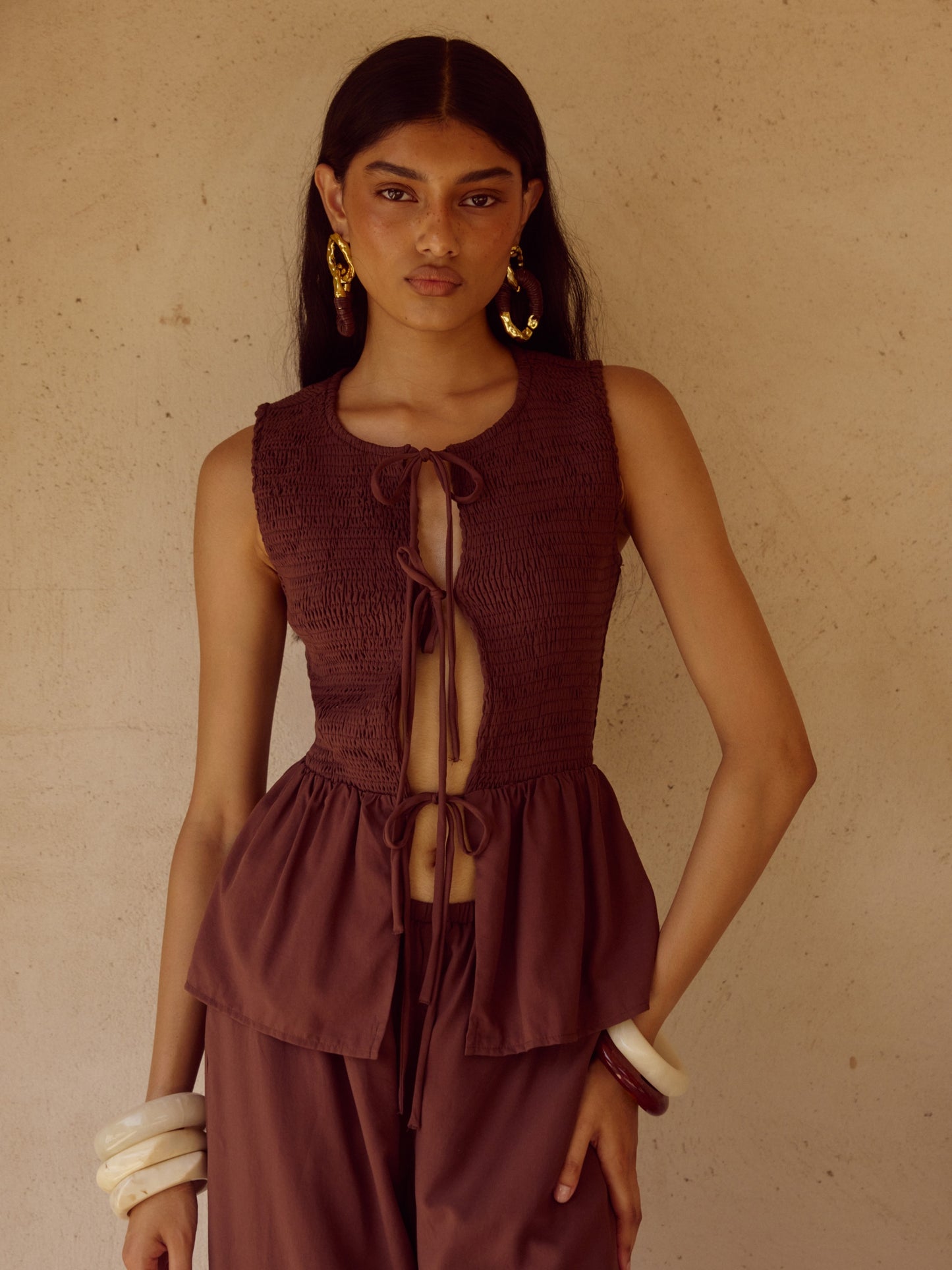 FLEUR SHIRRED TIE FRONT TOP - CHOCOLATE