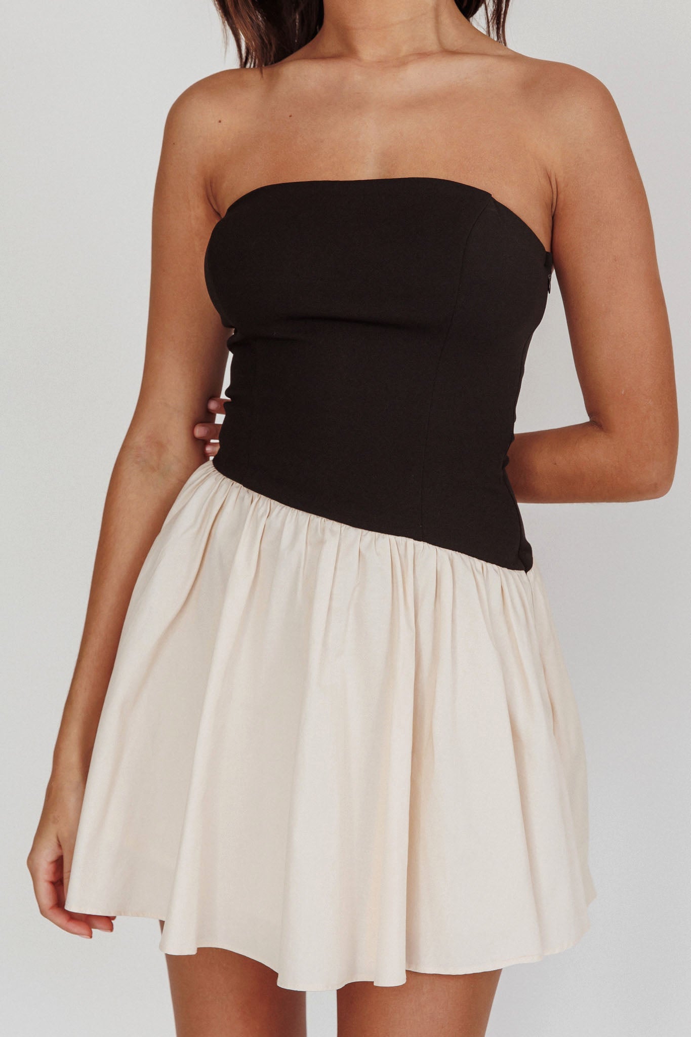 IZZIE  MINI DRESS -BLACK/CREAM